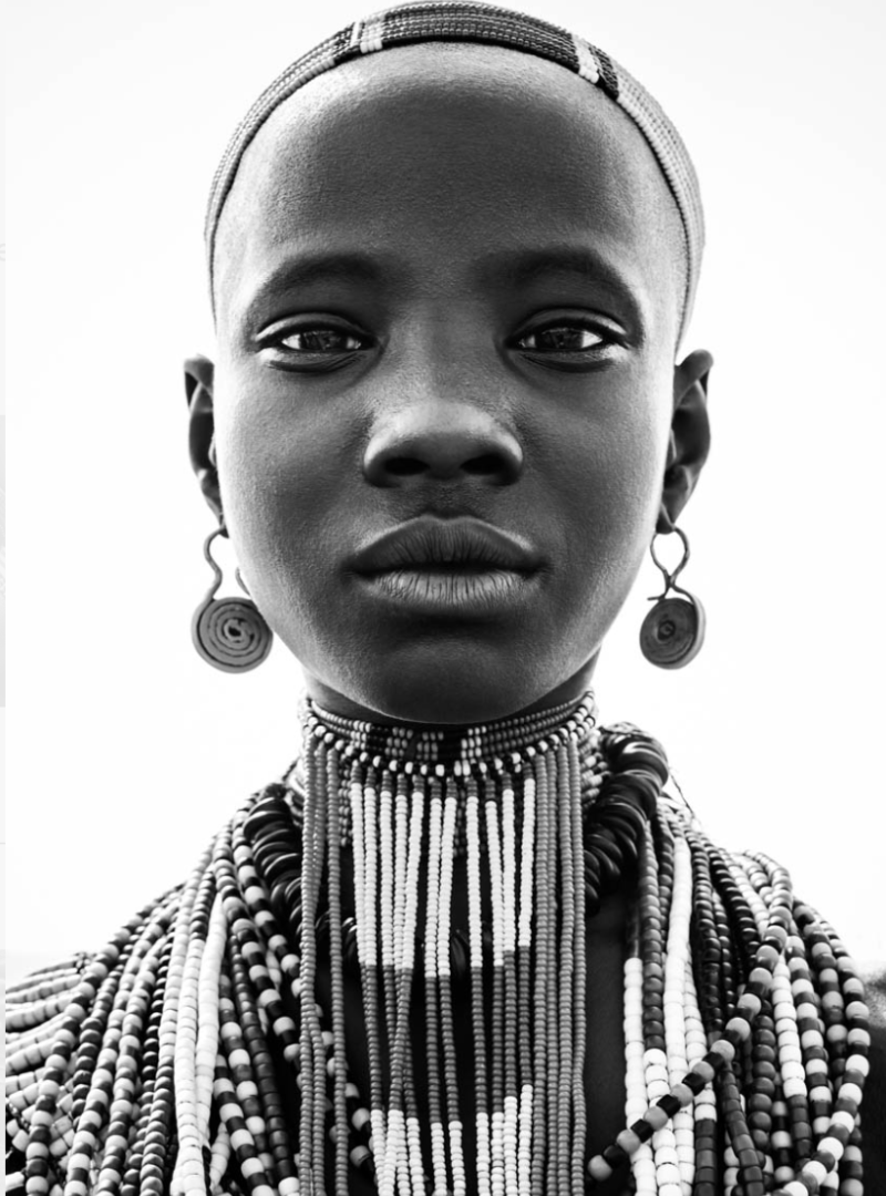 Arbore Women Canvas Print